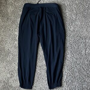 Athleta Women's Black Venture Cargo style Pants